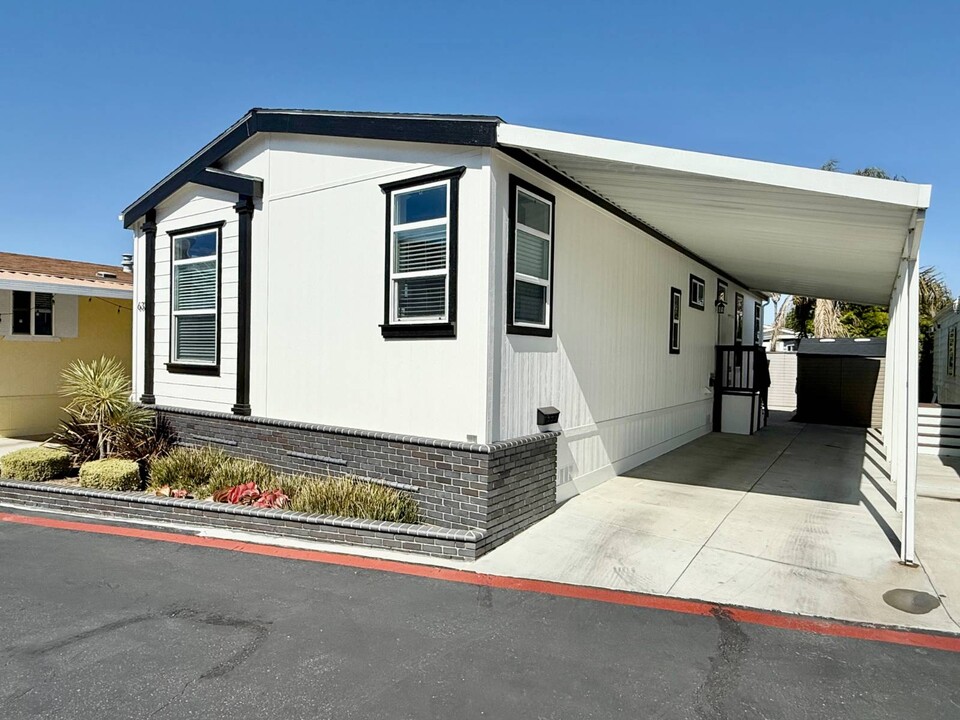 80 Huntington St in Huntington Beach, CA - Foto de edificio