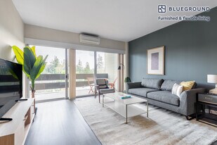 565 Arastradero Rd in Palo Alto, CA - Building Photo