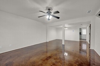 6936 Benwood Square in Amarillo, TX - Building Photo - Building Photo