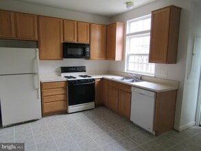 21076 Bitterroot Terrace in Ashburn, VA - Building Photo - Building Photo