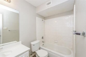 8440 Cloverglen Ln in Fort Worth, TX - Building Photo - Building Photo