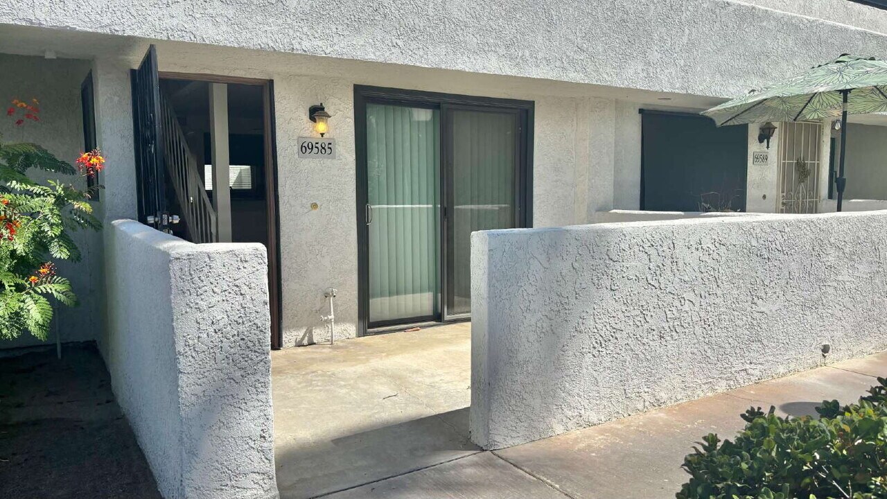 69585 Heather Way in Rancho Mirage, CA - Building Photo