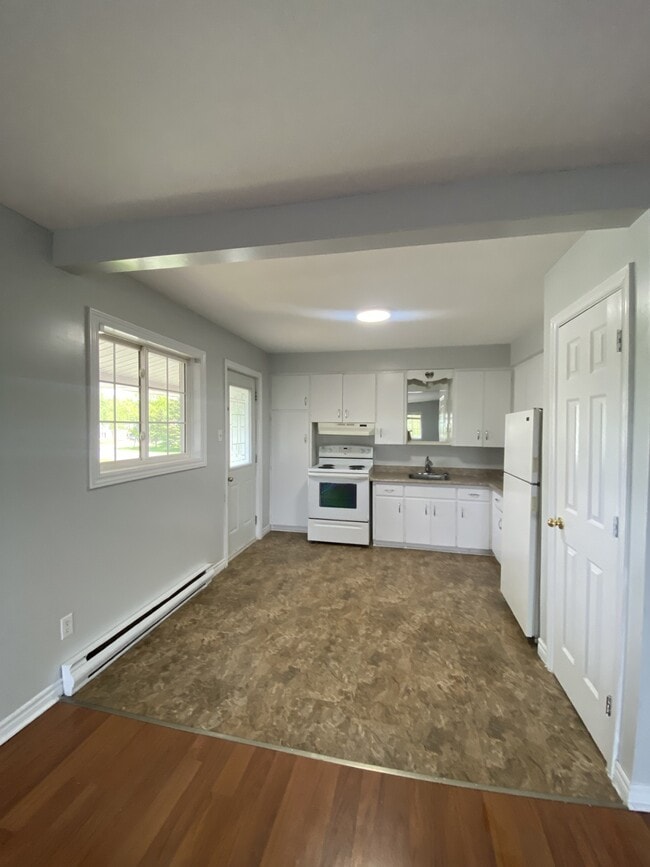 956 Meadow Ave in Bathurst, NB - Building Photo - Building Photo