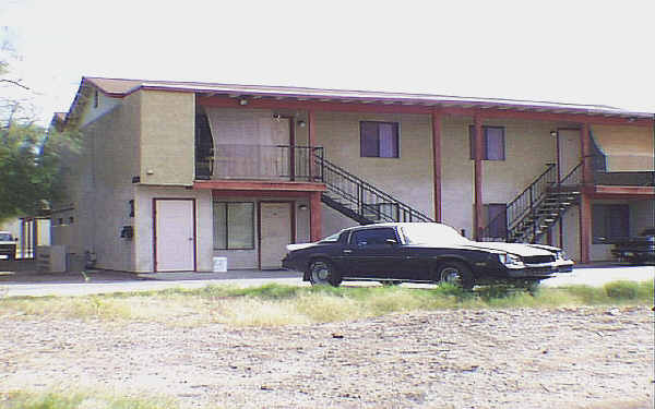 156 N May in Mesa, AZ - Foto de edificio