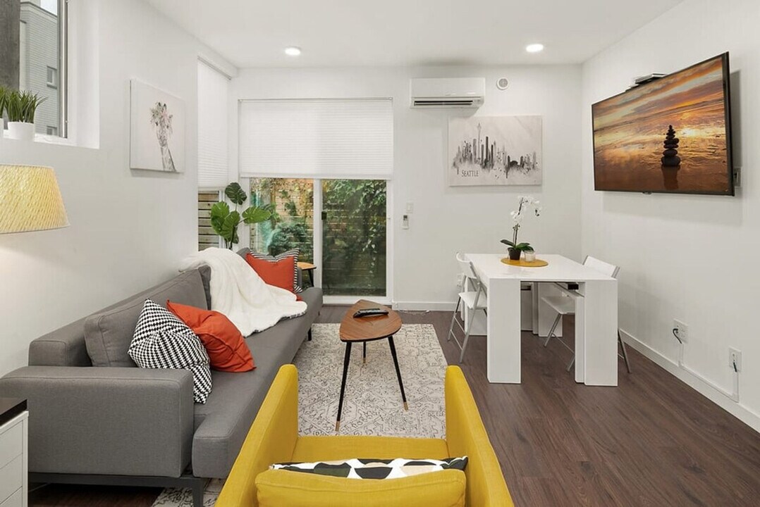 915 14th Ave in Seattle, WA - Building Photo