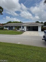30 Maui Cir in Naples, FL - Building Photo