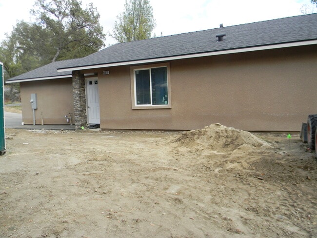 40519 Bollinger Pl in Oakhurst, CA - Building Photo - Building Photo