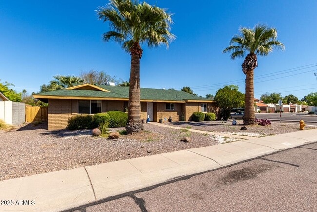 property at 3946 E Cortez St