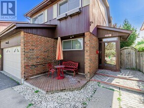2959 St Malo Cir in Mississauga, ON - Building Photo - Building Photo