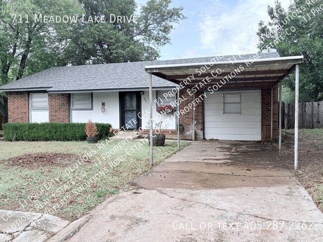 711 Meadow Lake Dr in Noble, OK - Building Photo - Building Photo