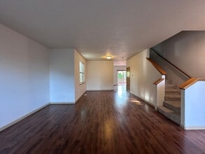 13726 SE Reedway St in Portland, OR - Building Photo - Building Photo