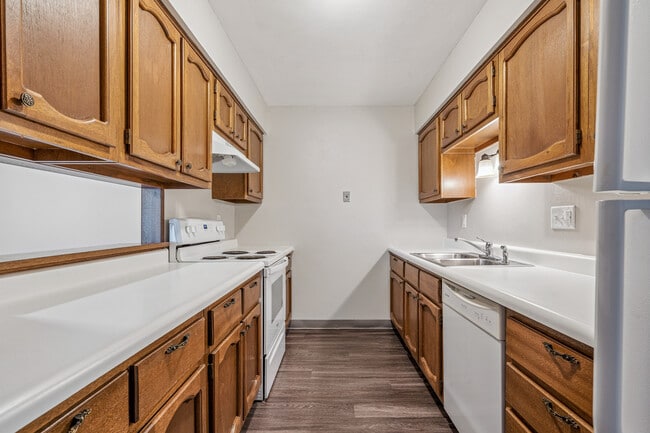 Whispering Meadows Condominiums in Waterloo, IA - Foto de edificio - Building Photo