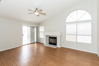 175 Mirador St in Henderson, NV - Building Photo - Building Photo