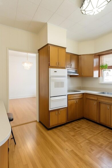 110 E Fairview Ave in Valley Stream, NY - Building Photo