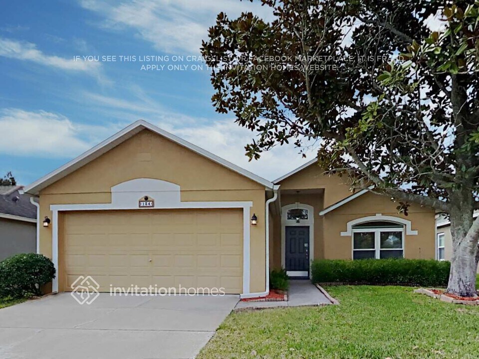 134 Monterey Oaks Dr in Sanford, FL - Building Photo
