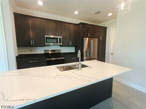 1017 SW 33rd St in Cape Coral, FL - Building Photo - Building Photo