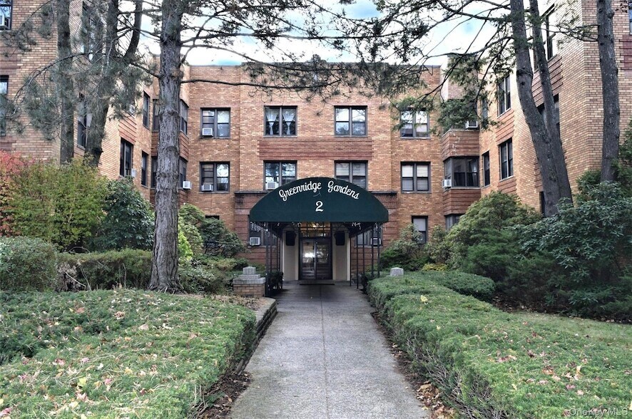 2 Greenridge Ave, Unit 3G in White Plains, NY - Building Photo