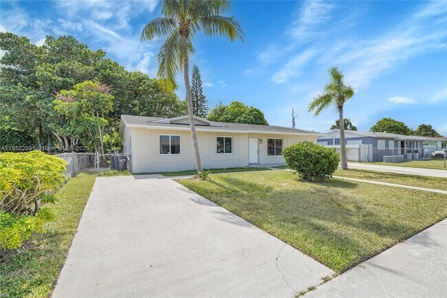 14312 SW 110th Ave in Miami, FL - Building Photo - Building Photo