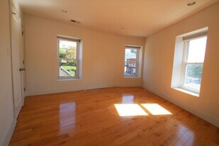 5226-30 Ridge Ave in Philadelphia, PA - Building Photo