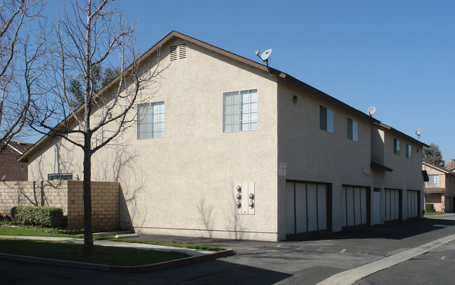 2398 Benidorm Cir in Corona, CA - Building Photo - Building Photo