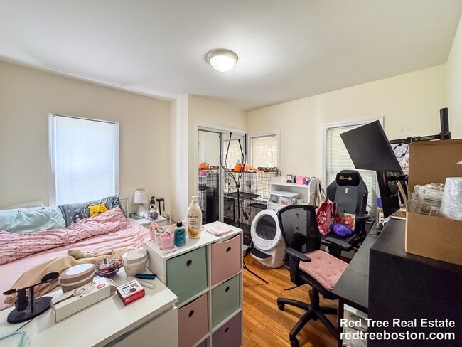 28 Linden St, Unit 1 in Boston, MA - Foto de edificio - Building Photo