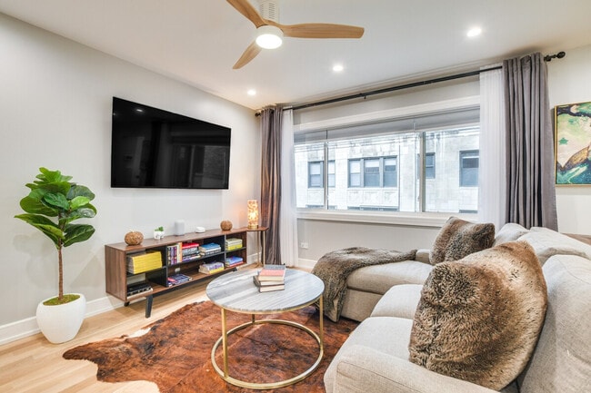 property at 6242 N Kenmore Ave