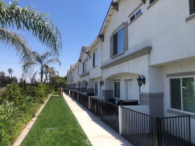 13665 Arrow Route-Unit -8 in Fontana, CA - Building Photo - Building Photo