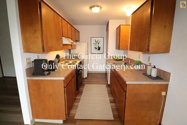 property at 3712 S Kelly Ave