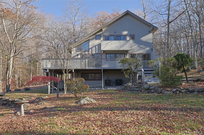 property at 300 Clausland Mountain Rd