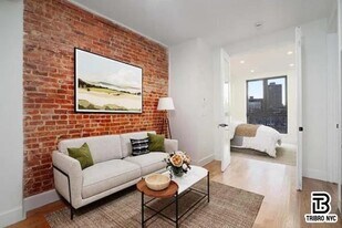 215 S 4th St in Brooklyn, NY - Building Photo