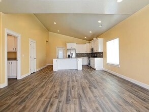 656 Nobility Dr in Medford, OR - Building Photo - Building Photo