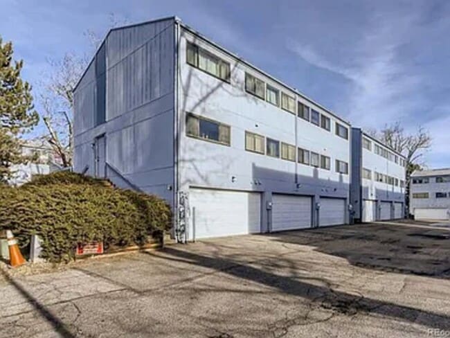 property at 15065 E Louisiana Dr