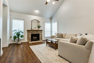 9816 Hedge Bell Dr in McKinney, TX - Building Photo - Building Photo