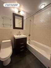 327 E 101st St in New York, NY - Foto de edificio - Building Photo
