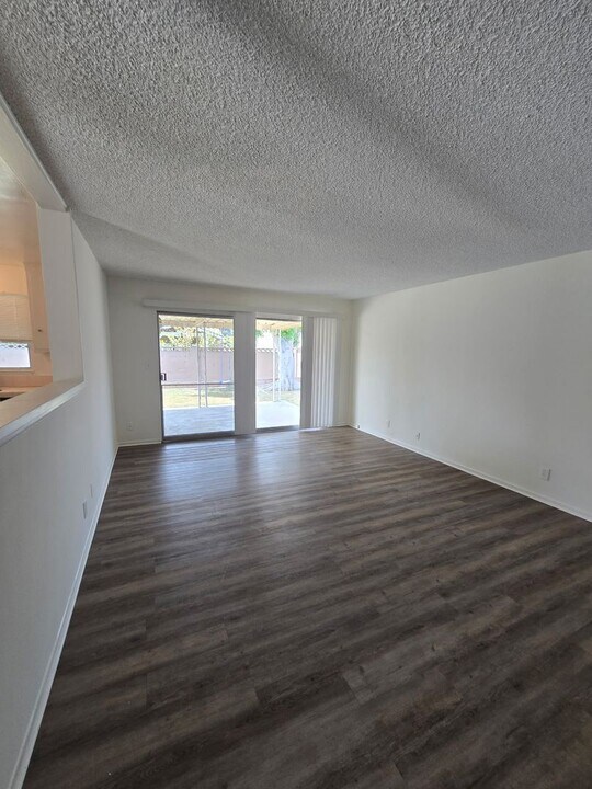 10453 Miranda Ave in Buena Park, CA - Building Photo