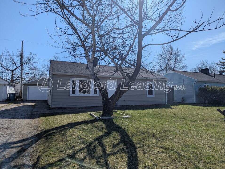 4129 Riverview Ln in Lorain, OH - Building Photo