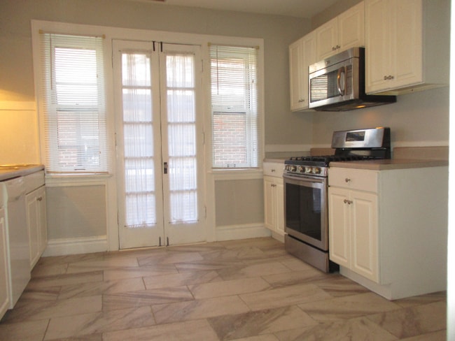 1079 Terrace Dr in Richmond Heights, MO - Building Photo - Building Photo