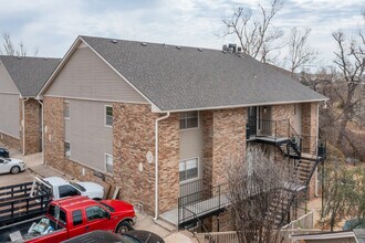 6704 N Meridian Ave in Oklahoma City, OK - Foto de edificio - Building Photo