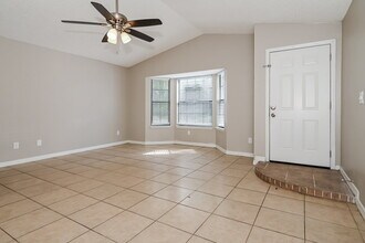 1834 Manitoba Ct N in Middleburg, FL - Foto de edificio - Building Photo