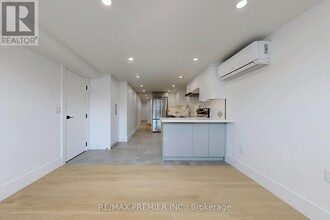 148 Lambton Ave in Toronto, ON - Building Photo - Building Photo
