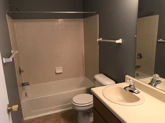 8585 Fairway Trail in Indianapolis, IN - Building Photo - Building Photo