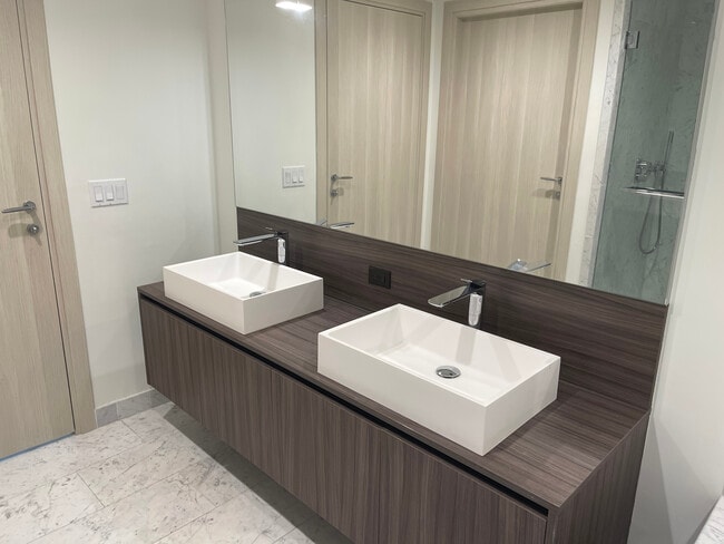 1000 Brickell Plz, Unit 3507 in Miami, FL - Building Photo - Building Photo