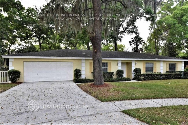 property at 2933 Forest Cir