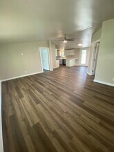 136 Marie Dr in Comfort, TX - Building Photo - Building Photo