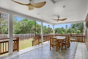 8404 Tyhurst Dr in Austin, TX - Building Photo