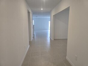 11962 Brae Wy in Dade City, FL - Building Photo - Building Photo