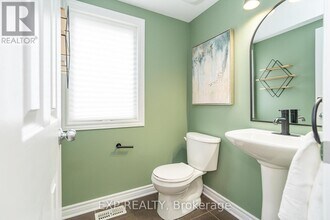 3545 Woodroffe Ave in Ottawa, ON - Building Photo - Building Photo