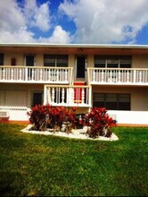 42 Coventry B in West Palm Beach, FL - Building Photo - Building Photo