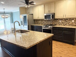 501 Hearthstone Ridge in Woodstock, GA - Building Photo - Building Photo
