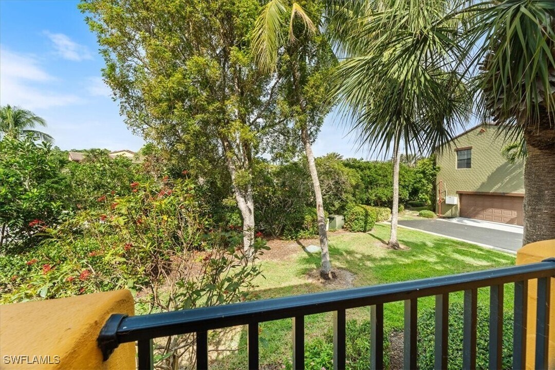 9091 Covina Dr S in Naples, FL - Building Photo